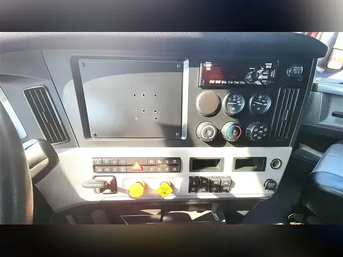 2021 FREIGHTLINER CA126