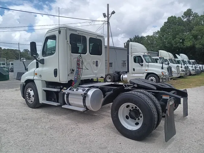 2017 FREIGHTLINER/MERCEDES CASCADIA 125