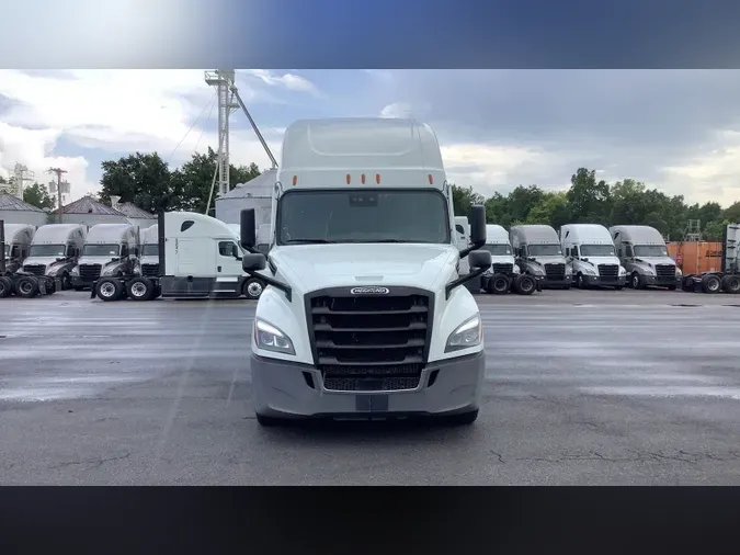 2022 Freightliner Cascadia 126