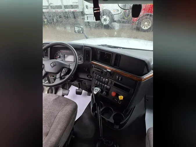 2019 NAVISTAR INTERNATIONAL LT625 SLPR CAB