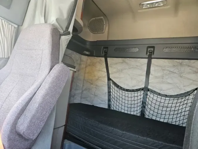 2017 FREIGHTLINER/MERCEDES CASCADIA 125