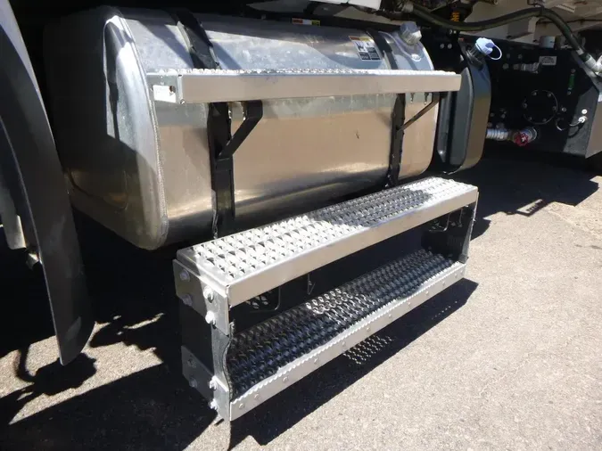 2026 Peterbilt 548