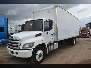 2017 HINO 338