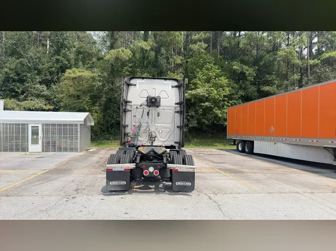 2023 Freightliner Cascadia 126