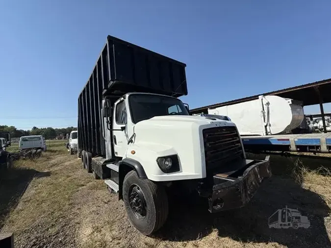 2014 FREIGHTLINER 114SD