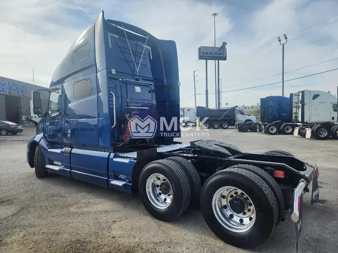 2021 VOLVO VNL64T760