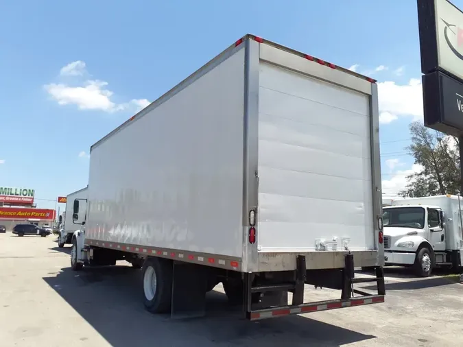 2017 FREIGHTLINER M2 106