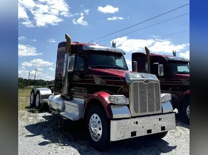 2021 PETERBILT 567