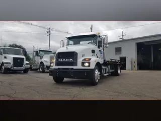 2022 Mack MD6 42R