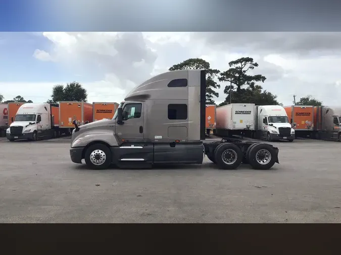 2022 International LT