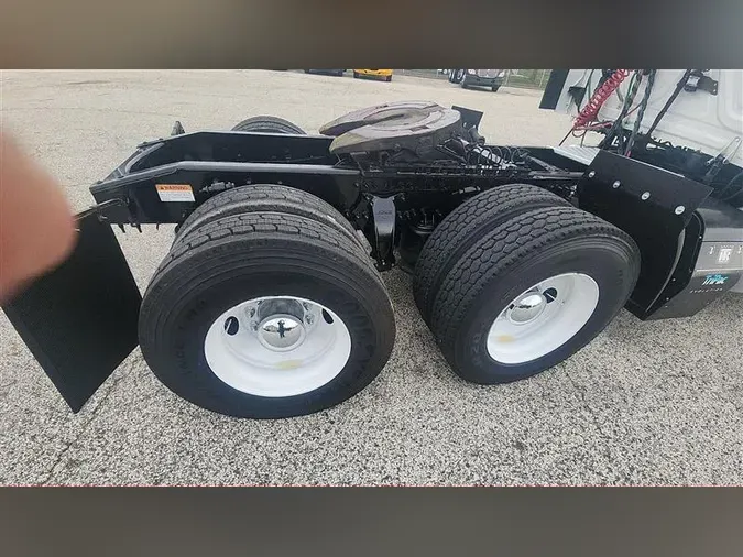 2020 FREIGHTLINER CA126