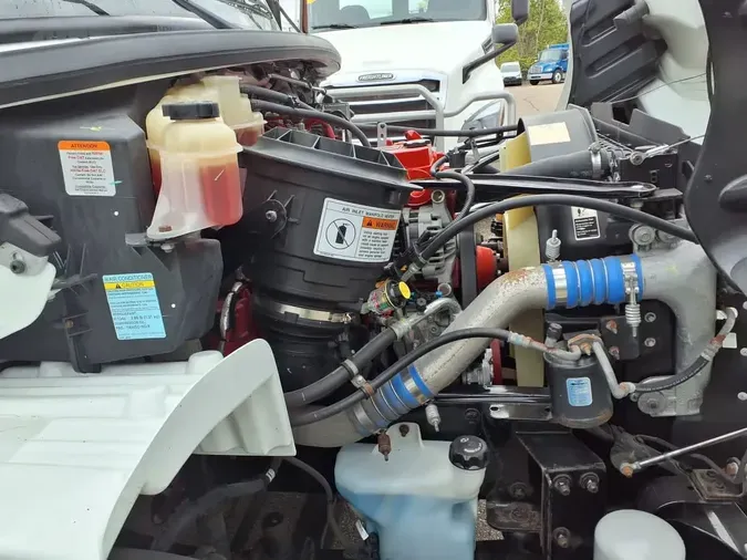 2017 FREIGHTLINER/MERCEDES M2 106d27704571e7a2ce4c0d6bb07059c4570