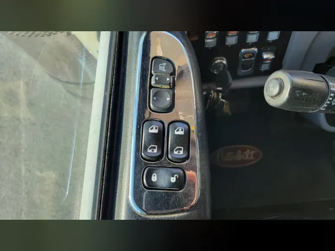 2020 Peterbilt 389
