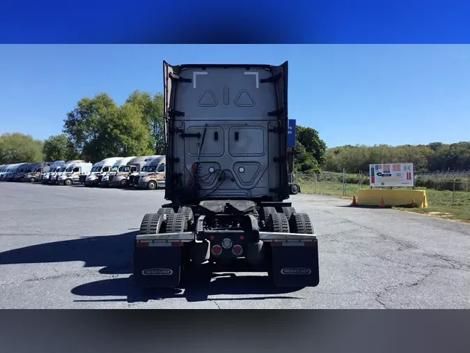 2024 Freightliner Cascadia 126