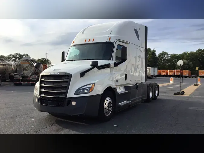 2020 Freightliner Cascadia 126