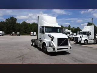 2017 Volvo VNL300