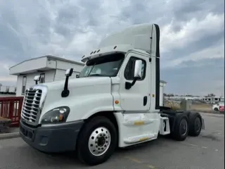 2018 FREIGHTLINER/MERCEDES CASCADIA 125