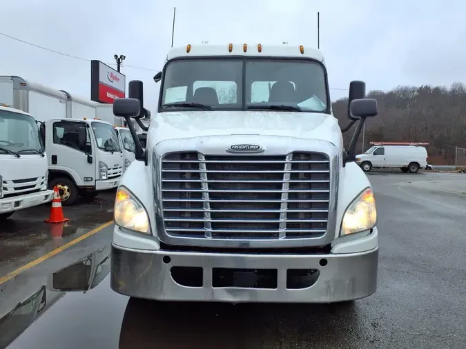 2018 FREIGHTLINER/MERCEDES CASCADIA 125