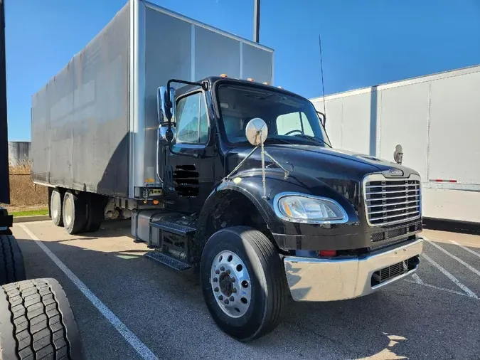 2016 FREIGHTLINER M2106