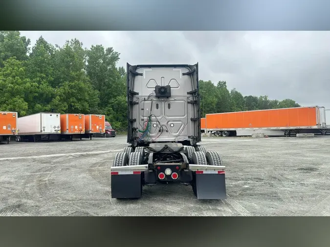 2022 Freightliner Cascadia 126