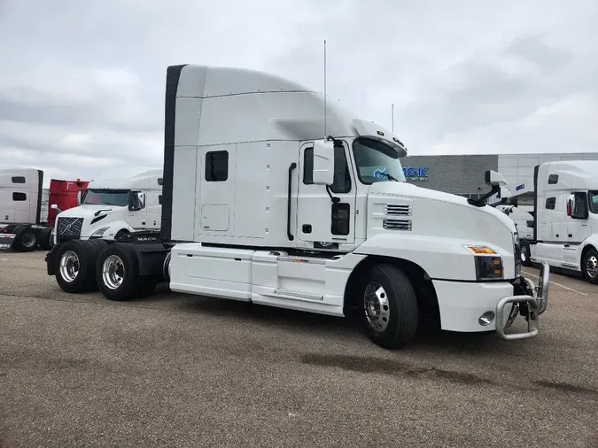 2024 MACK AN64T