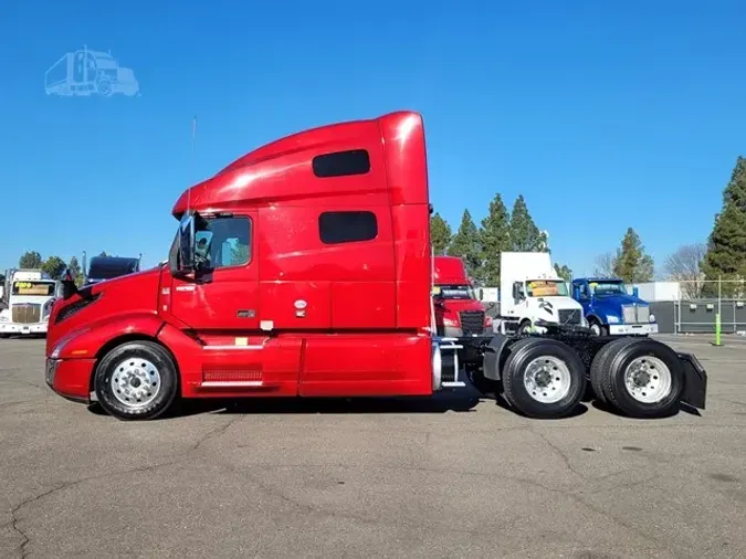 2022 VOLVO VNL64T760