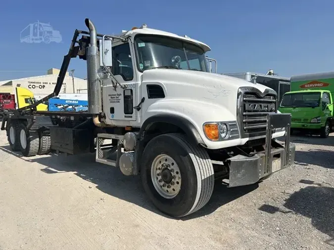 2006 MACK GRANITE CV713