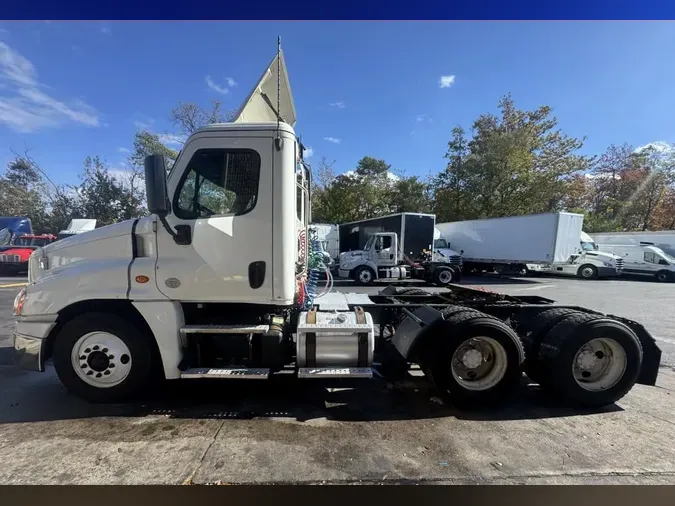 2018 FREIGHTLINER/MERCEDES CASCADIA 125