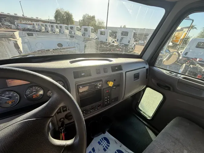 2020 Peterbilt 330