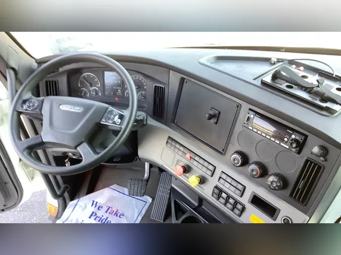 2022 Freightliner Cascadia 126