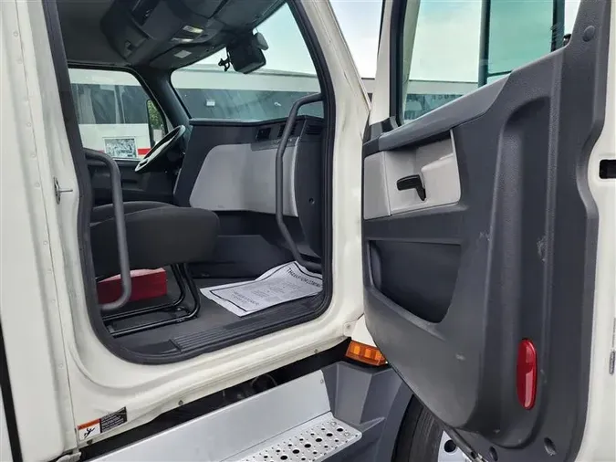 2022 FREIGHTLINER CA126d296dac5a38e399e774cc4f2554147b3