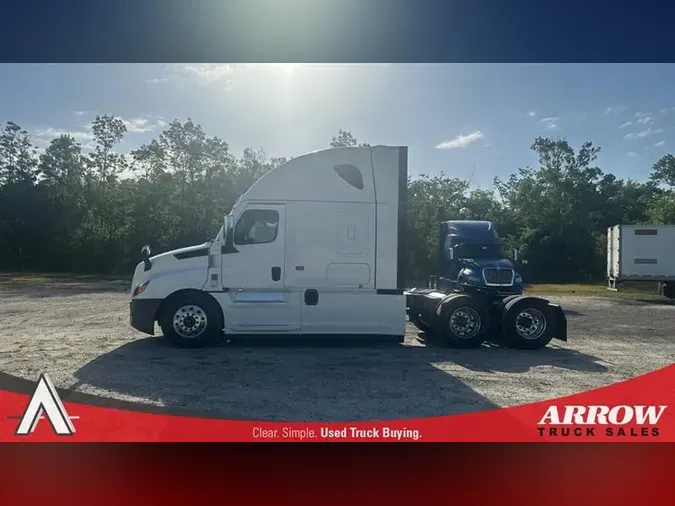 2021 FREIGHTLINER CA126