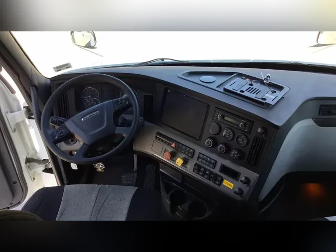 2020 Freightliner Cascadia 126