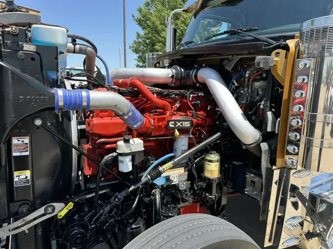 2025 Peterbilt 589d29bb484f0440fbe7c6d47865692117c