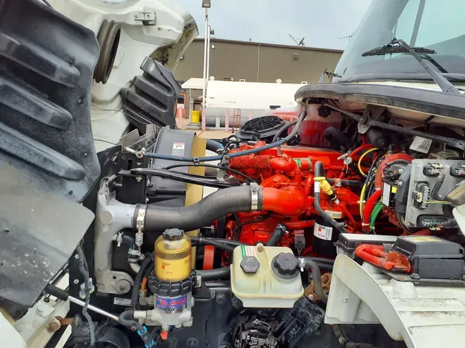 2017 FREIGHTLINER M2 106