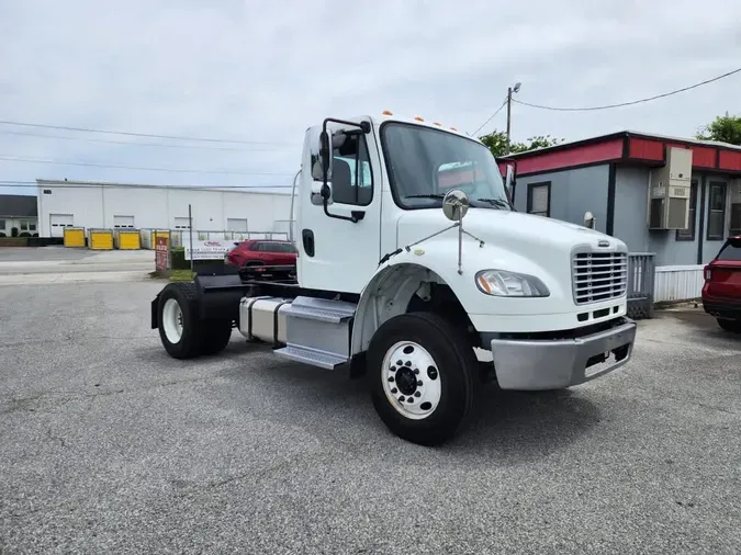 2016 FREIGHTLINER M2 106