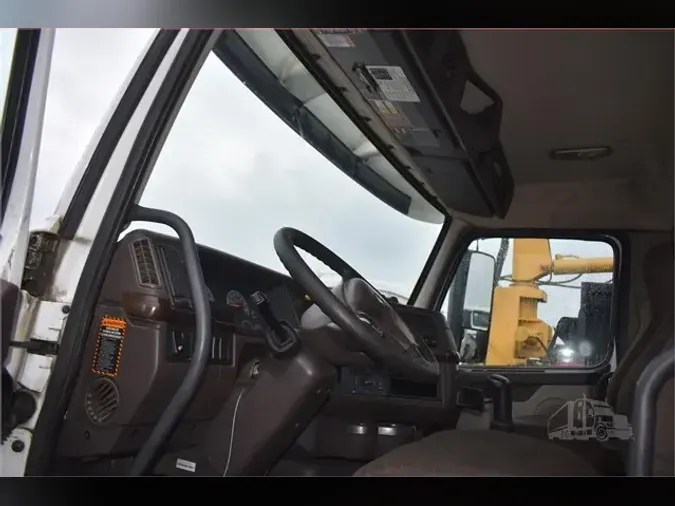 2015 VOLVO VNL64T300