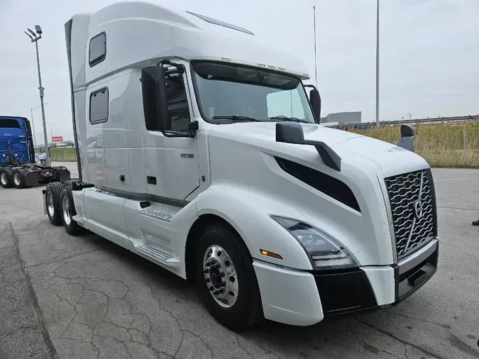 2022 VOLVO VNL64T860