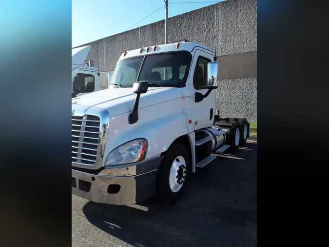 2016 FREIGHTLINER/MERCEDES CASCADIA 125d2a43225bdef25355c38faa78e2be25e