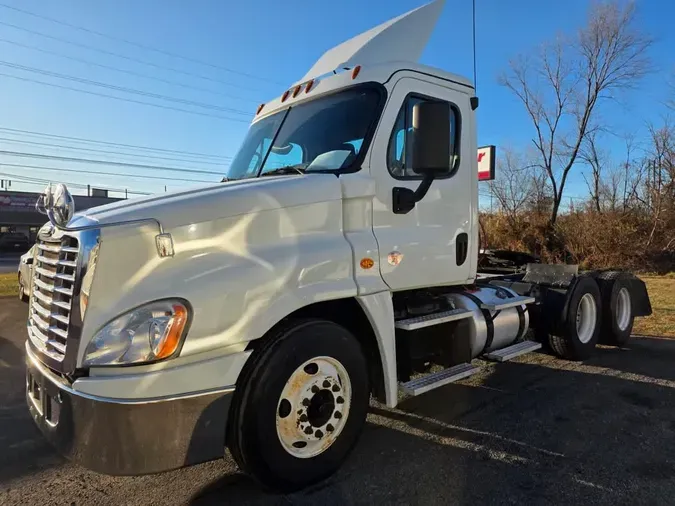 2019 FREIGHTLINER/MERCEDES CASCADIA 125d2a45a6296a58289f841353a4cf57ef7