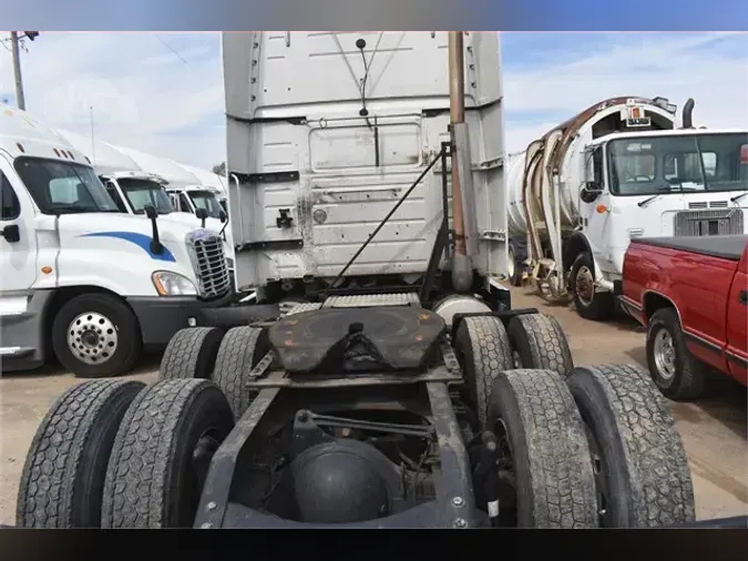 2012 VOLVO VNL64T670