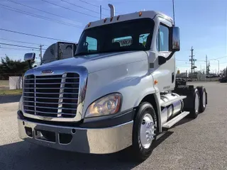 2015 FREIGHTLINER CASCADIA
