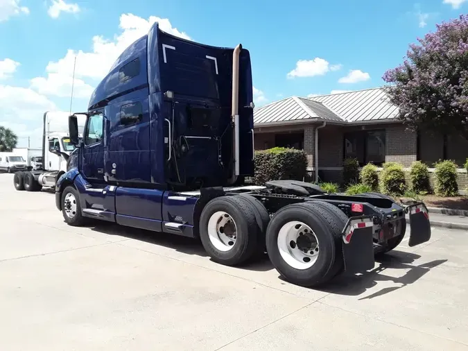 2019 VOLVO VNL64T 670
