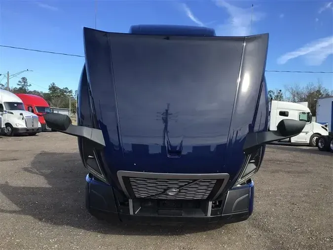 2021 VOLVO VNL760