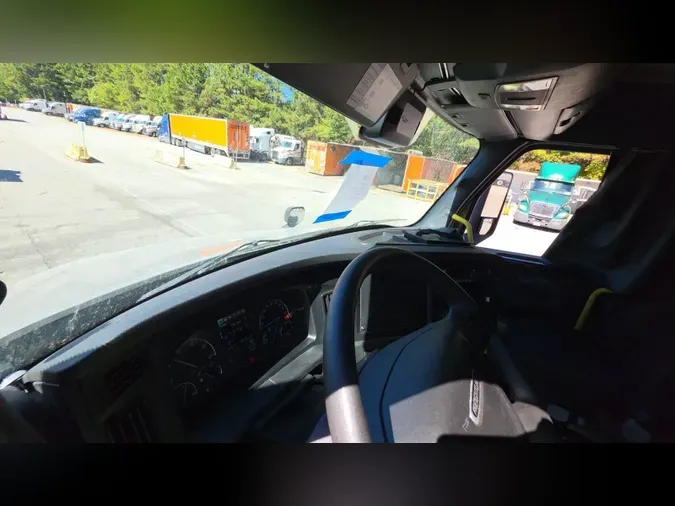 2023 Freightliner Cascadia 126d2a870680d88fefd1db3fd76d4015e8b