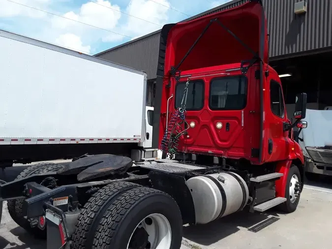 2018 FREIGHTLINER CASCADIA 113