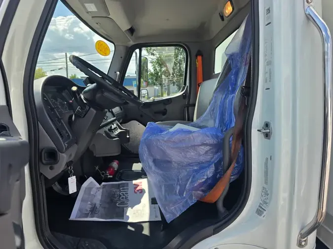 2020 FREIGHTLINER/MERCEDES M2 106d2af9ca3e665a52fd8bfe2537b877ae2