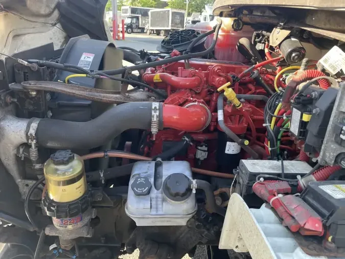 2018 FREIGHTLINER M2 106