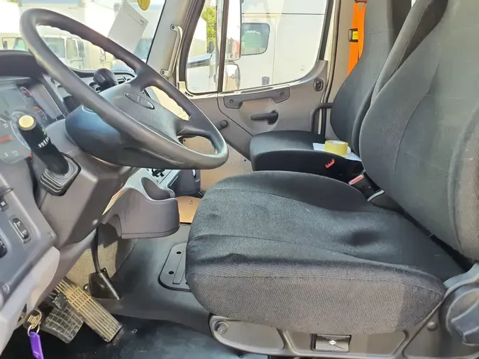 2019 FREIGHTLINER M2 106