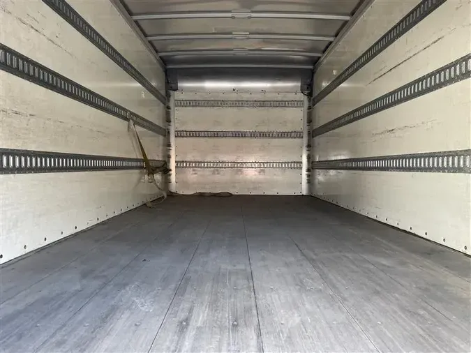 2019 HINO 195